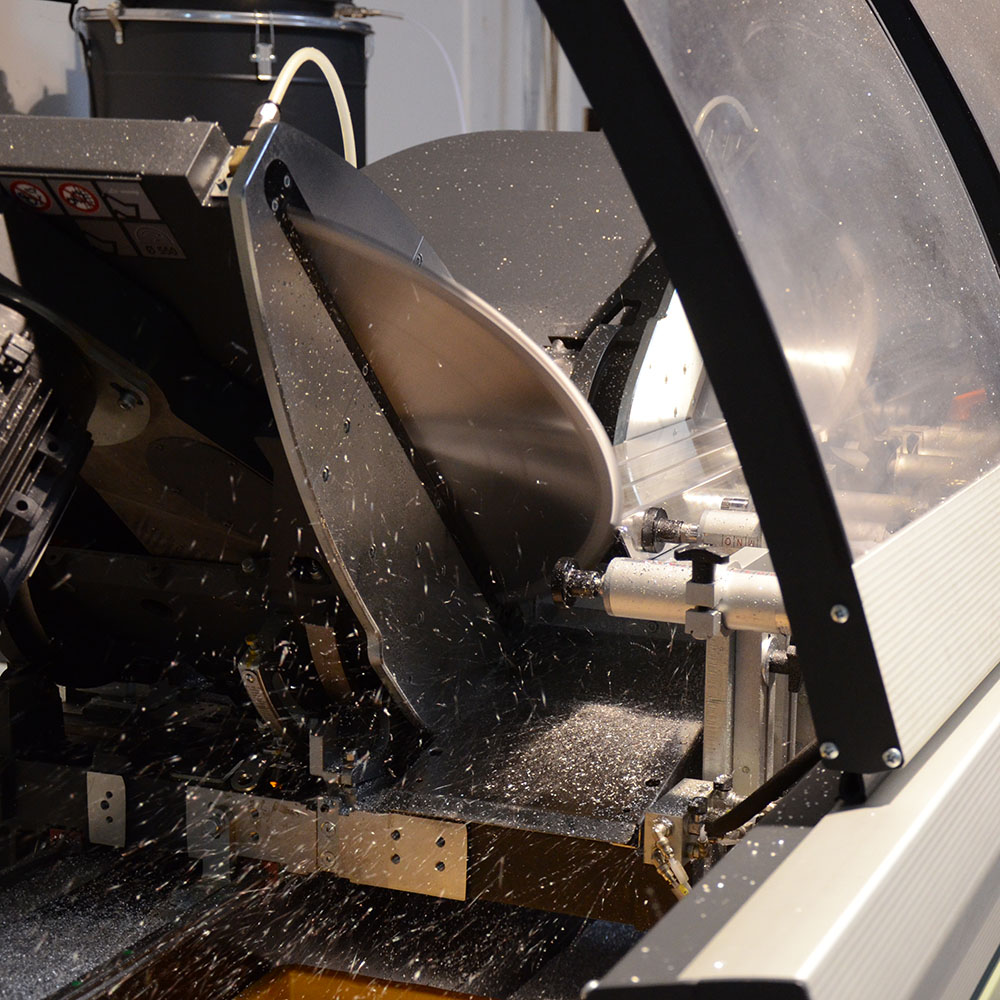 Aluminum cutting machine in action during klappBAR production at ferry solutions in Austria